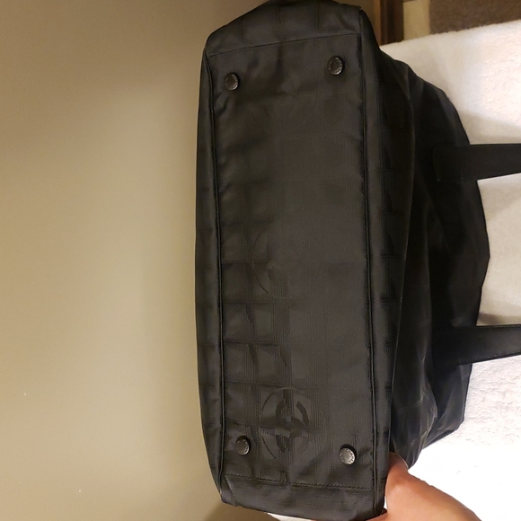 Chanel tote - Picture 15 of 17